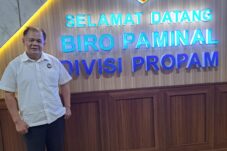 Patar Sihotang dari masyarakat Pemantau Keuangan Negara (PKN) menyatakan ketidakpastian hukum dan ketidakadilan terkait laporan tindak pidana atas keterbukaan informasi yang dihentikan tanpa alasan yang jelas.