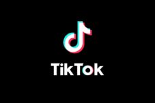 Kementerian Komunikasi dan Digital Republik Indonesia (Kemkomdigi) resmi mencabut status pembekuan sementara Tanda Daftar Penyelenggara Sistem Elektronik (TDPSE) TikTok Pte. Ltd. Pasalnya, platform tersebut memenuhi kewajiban penyampaian data yang diminta pemerintah.