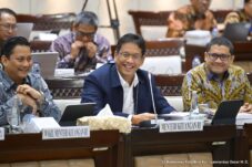 Menteri Keuangan (Menkeu) Purbaya Yudhi Sadewa dalam Rapat Kerja Komisi XI DPR di Jakarta, Selasa (30/09/2025).